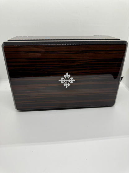 Patek Phillippe case